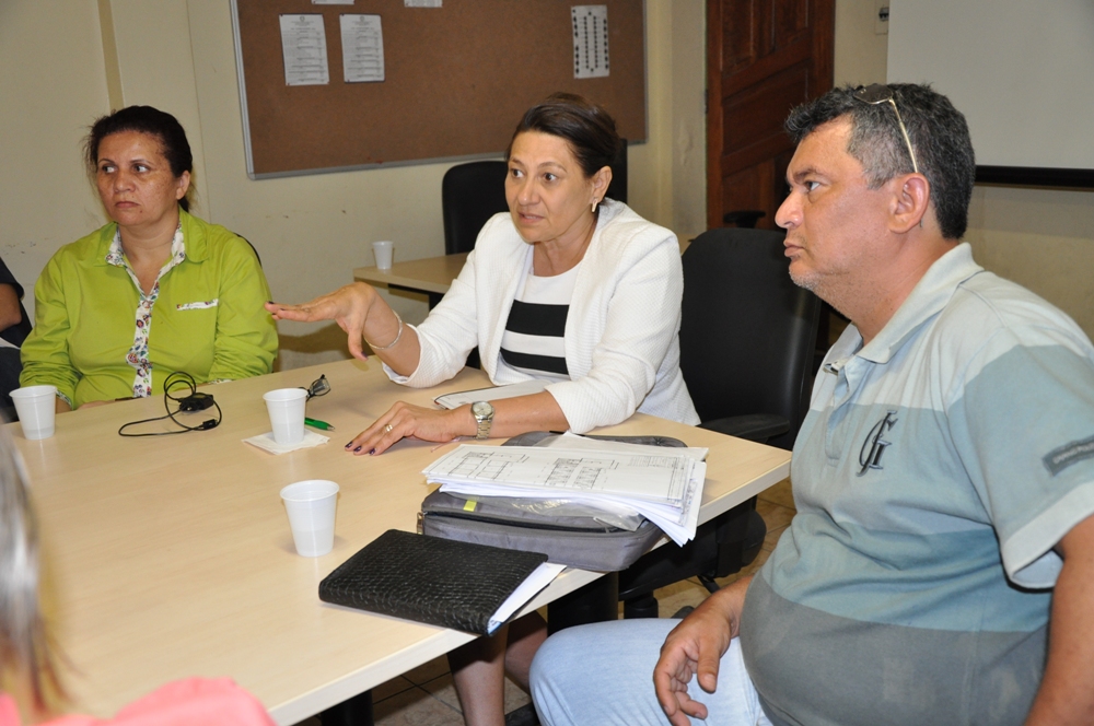 Reitora discute interiorização da UFOPA com servidores